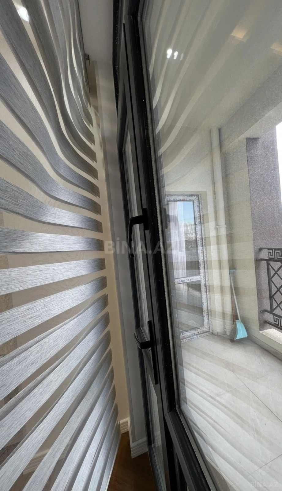 Satılır 2 otaqlı mənzil 85 m²