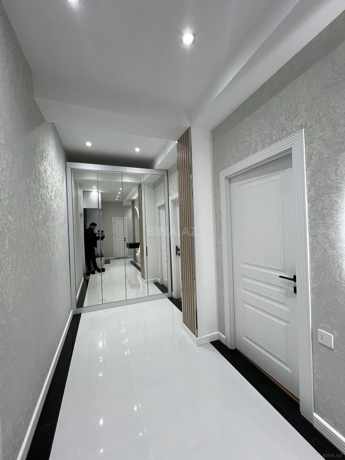 Satılır 2 otaqlı mənzil 85 m²