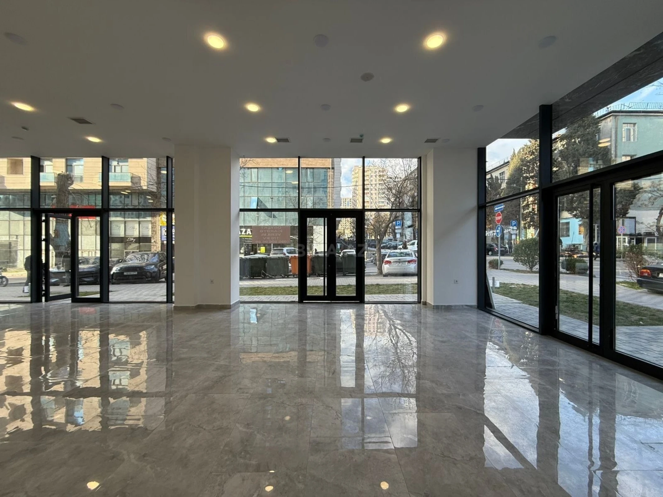 Kirayə verilir obyekt 170 m²