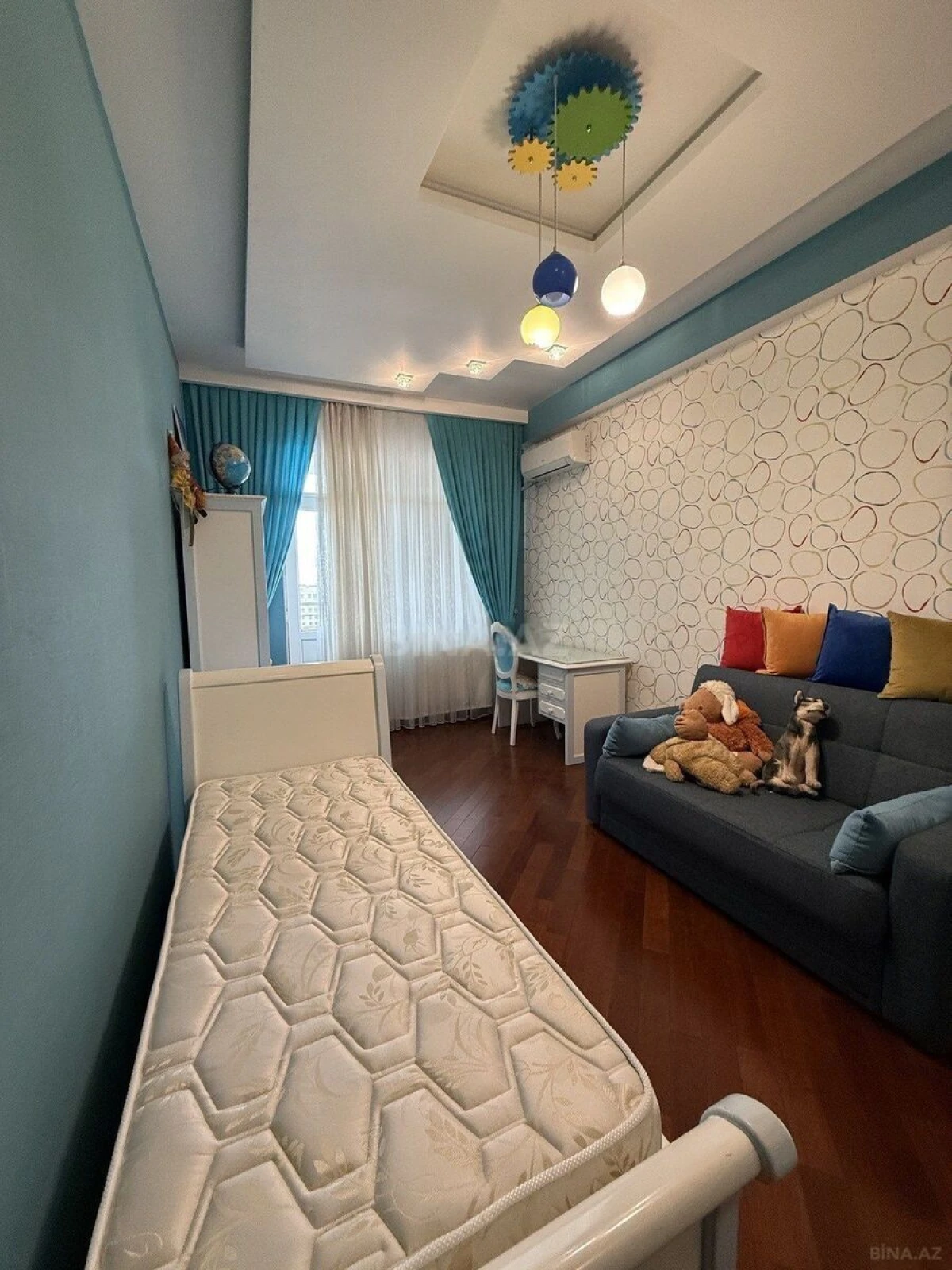 Satılır 5 otaqlı mənzil 202 m²