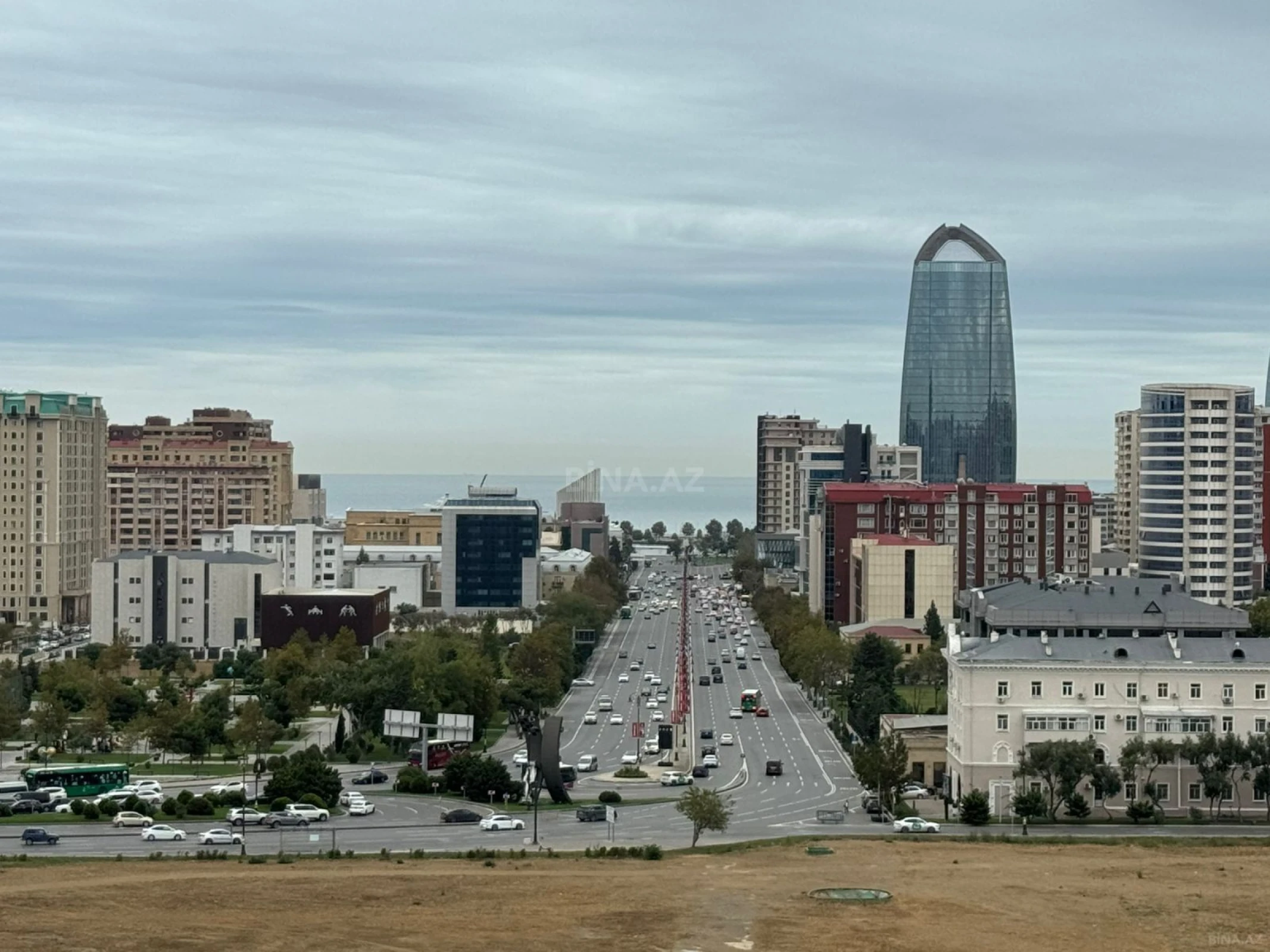 Satılır 2 otaqlı mənzil 95 m²