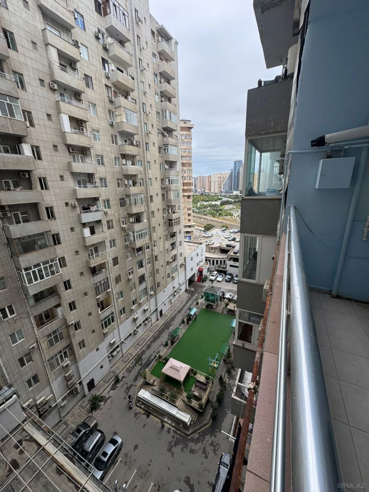 Satılır 2 otaqlı mənzil 95 m²