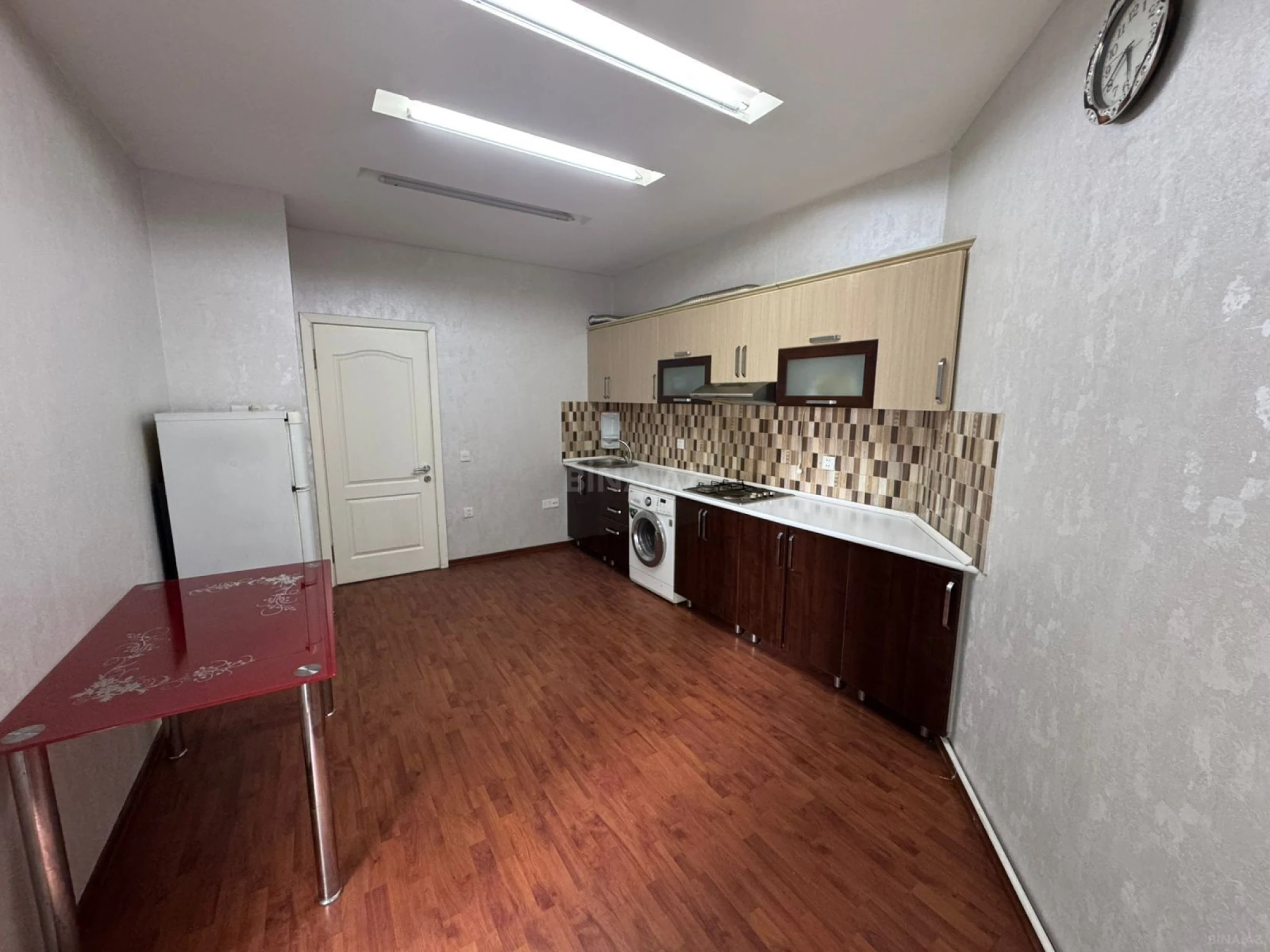 Satılır 2 otaqlı mənzil 95 m²