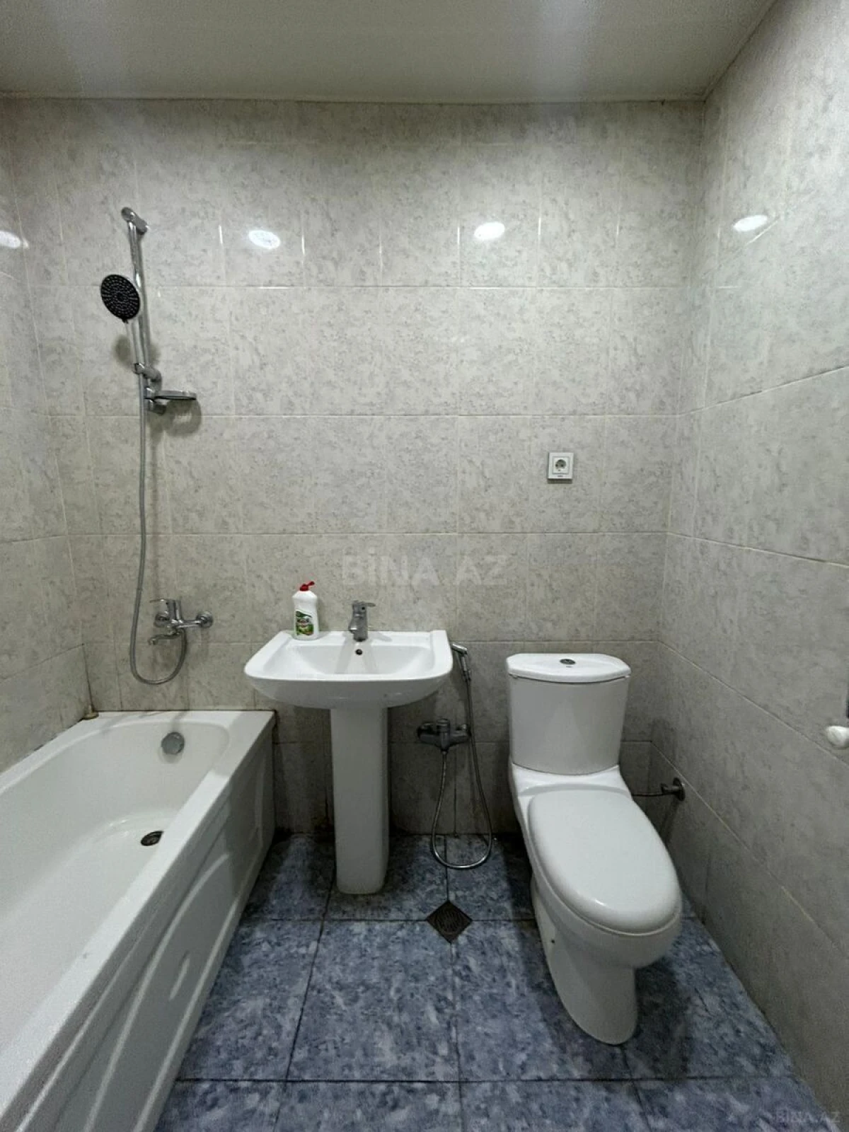 Satılır 2 otaqlı mənzil 65 m²