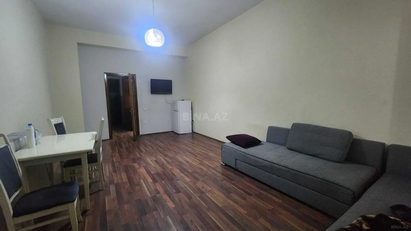 Kirayə verilir 2 otaqlı mənzil 85 m²