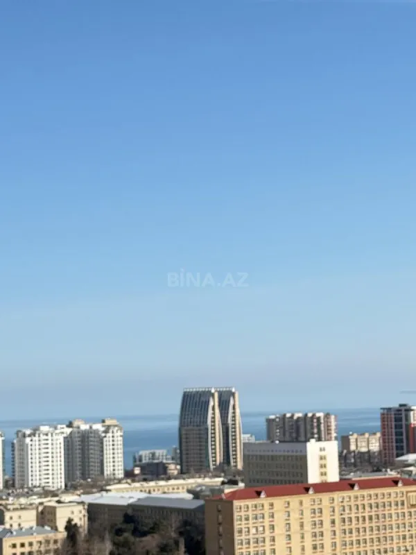 Satılır 3 otaqlı mənzil 155 m²