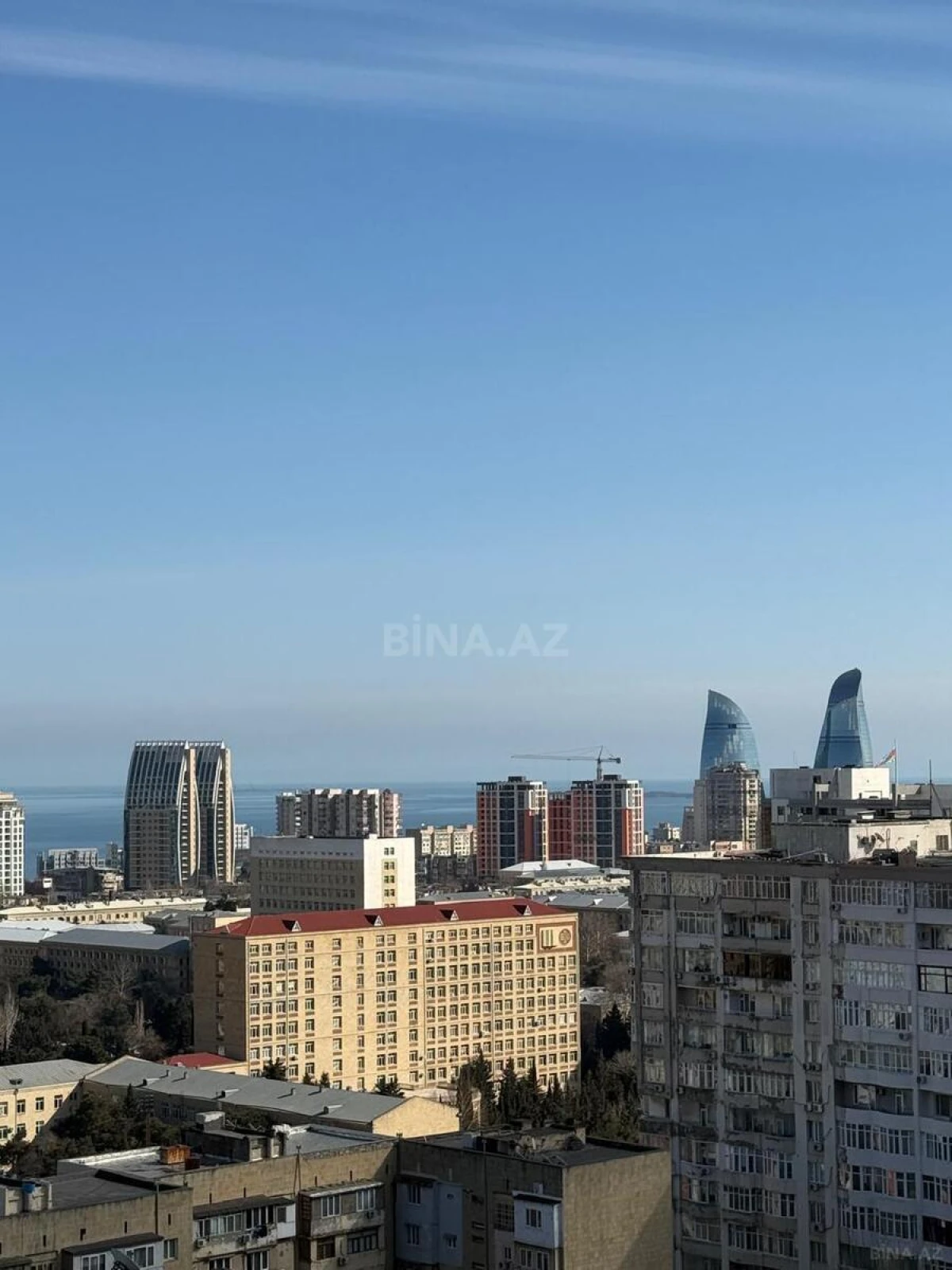 Satılır 3 otaqlı mənzil 155 m²