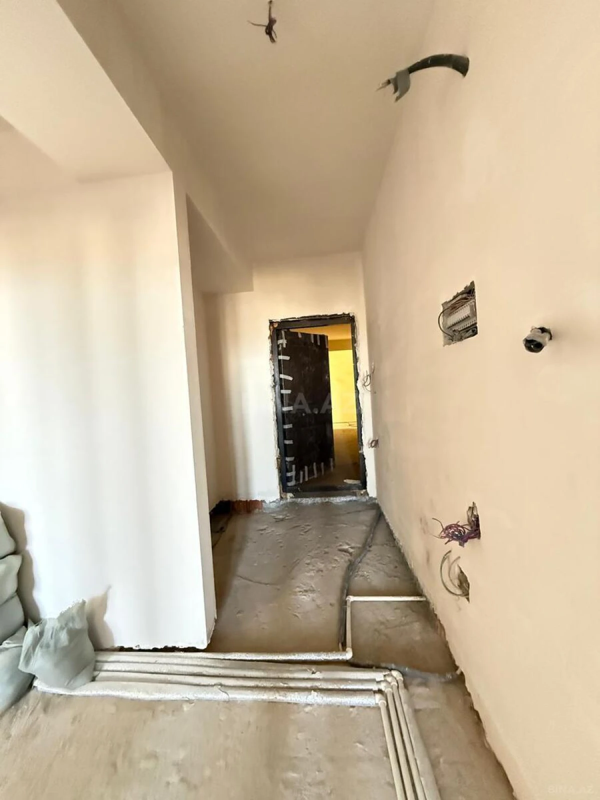 Satılır 3 otaqlı mənzil 155 m²