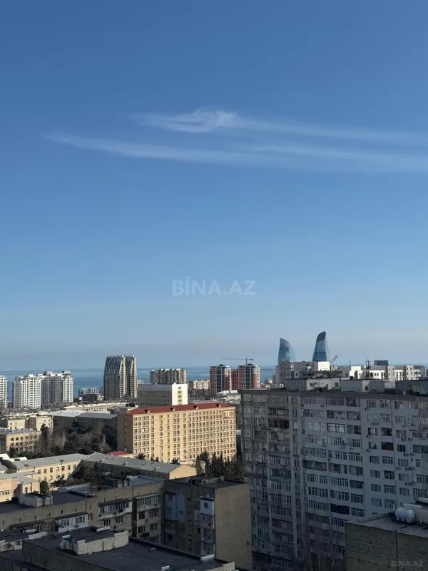 Satılır 3 otaqlı mənzil 155 m²