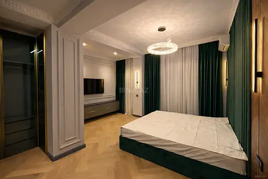 Satılır 2 otaqlı mənzil 101 m²