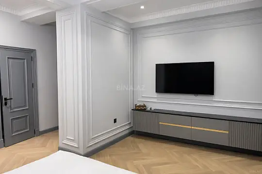 Satılır 2 otaqlı mənzil 101 m²