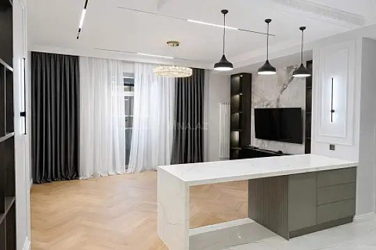 Satılır 2 otaqlı mənzil 101 m²