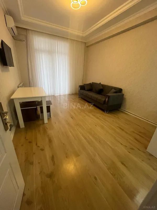 Kirayə verilir 2 otaqlı mənzil 75 m²