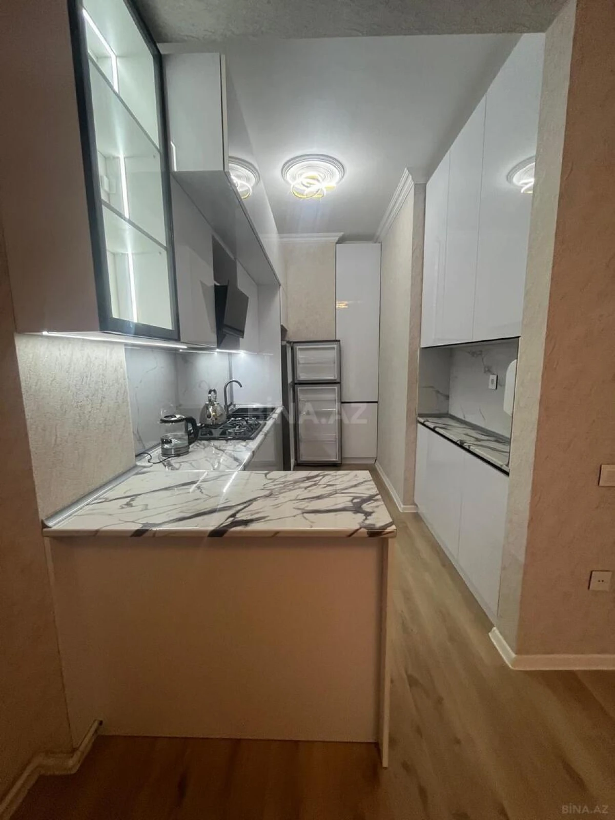 Kirayə verilir 2 otaqlı mənzil 75 m²