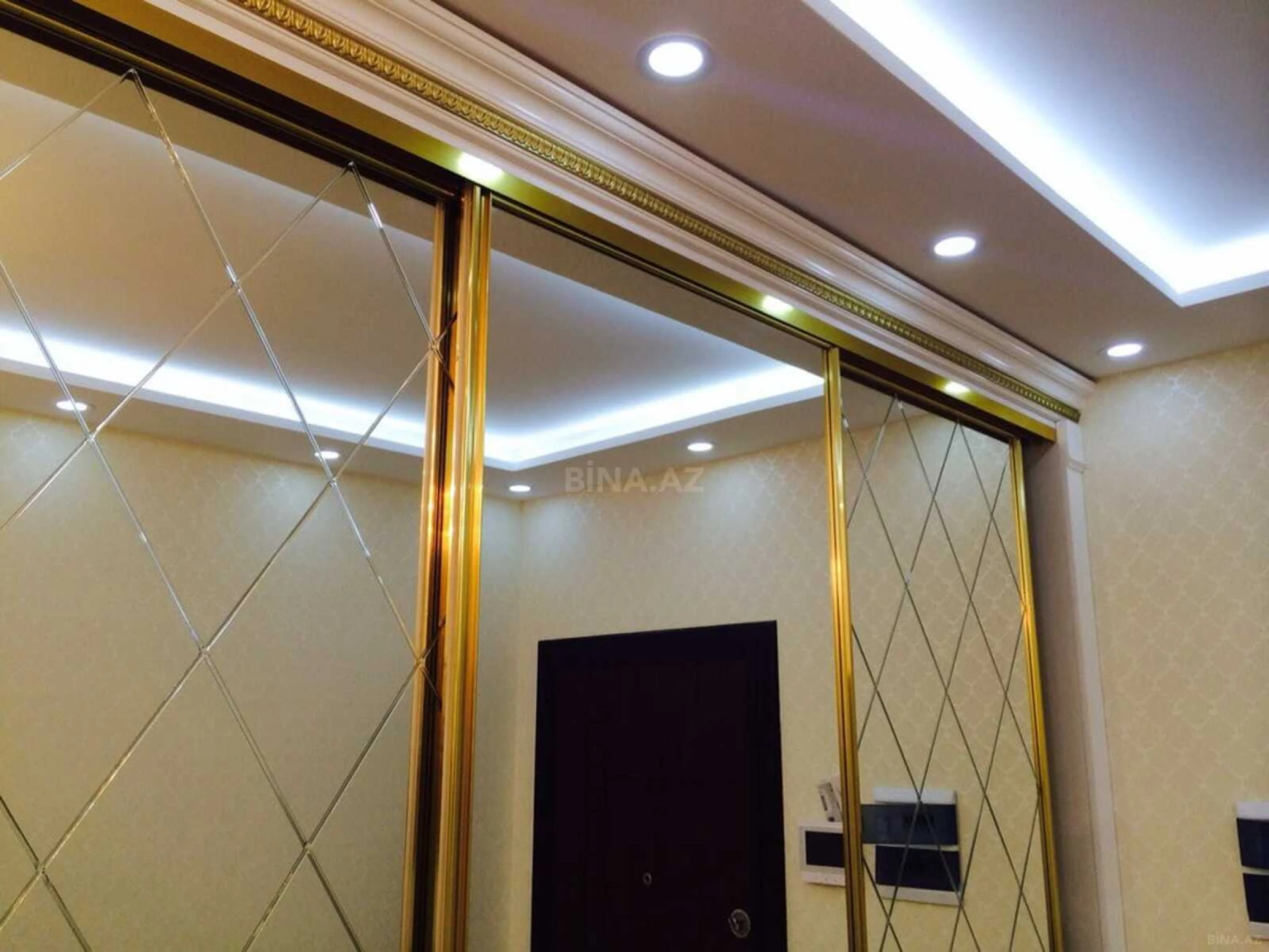 Kirayə verilir 3 otaqlı mənzil 135 m²