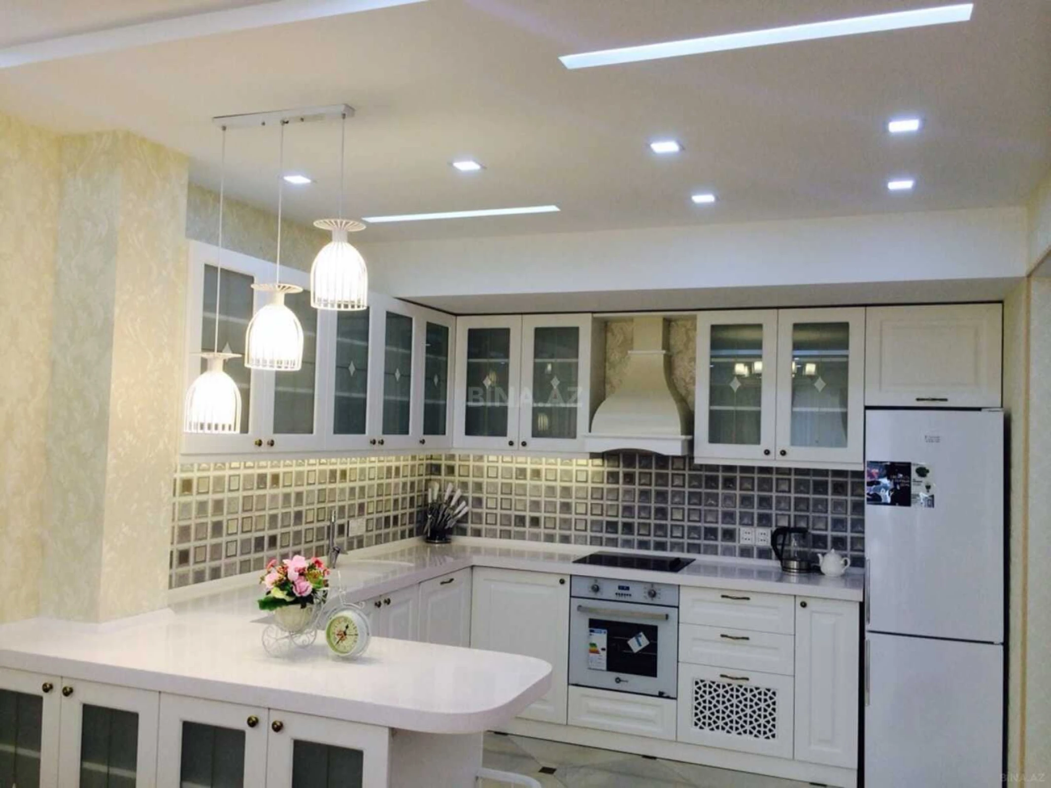 Kirayə verilir 3 otaqlı mənzil 135 m²