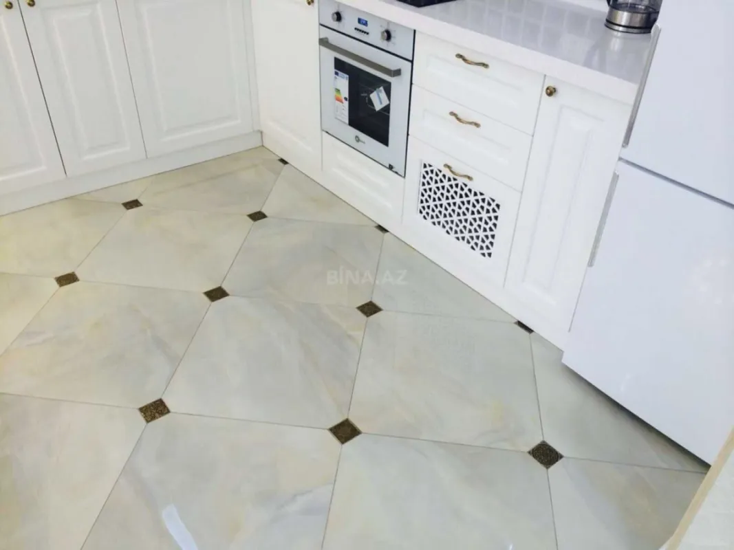 Kirayə verilir 3 otaqlı mənzil 135 m²