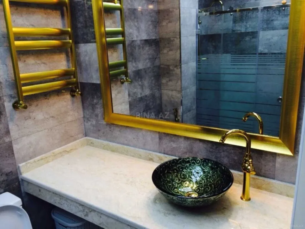 Kirayə verilir 3 otaqlı mənzil 135 m²