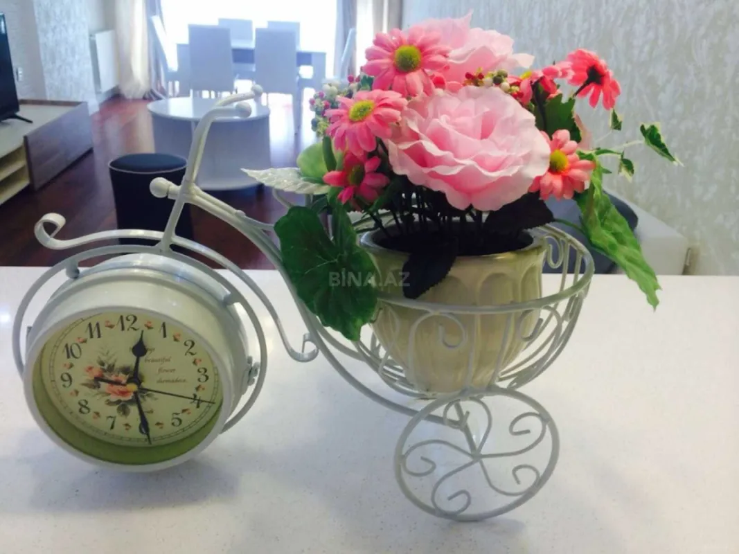 Kirayə verilir 3 otaqlı mənzil 135 m²