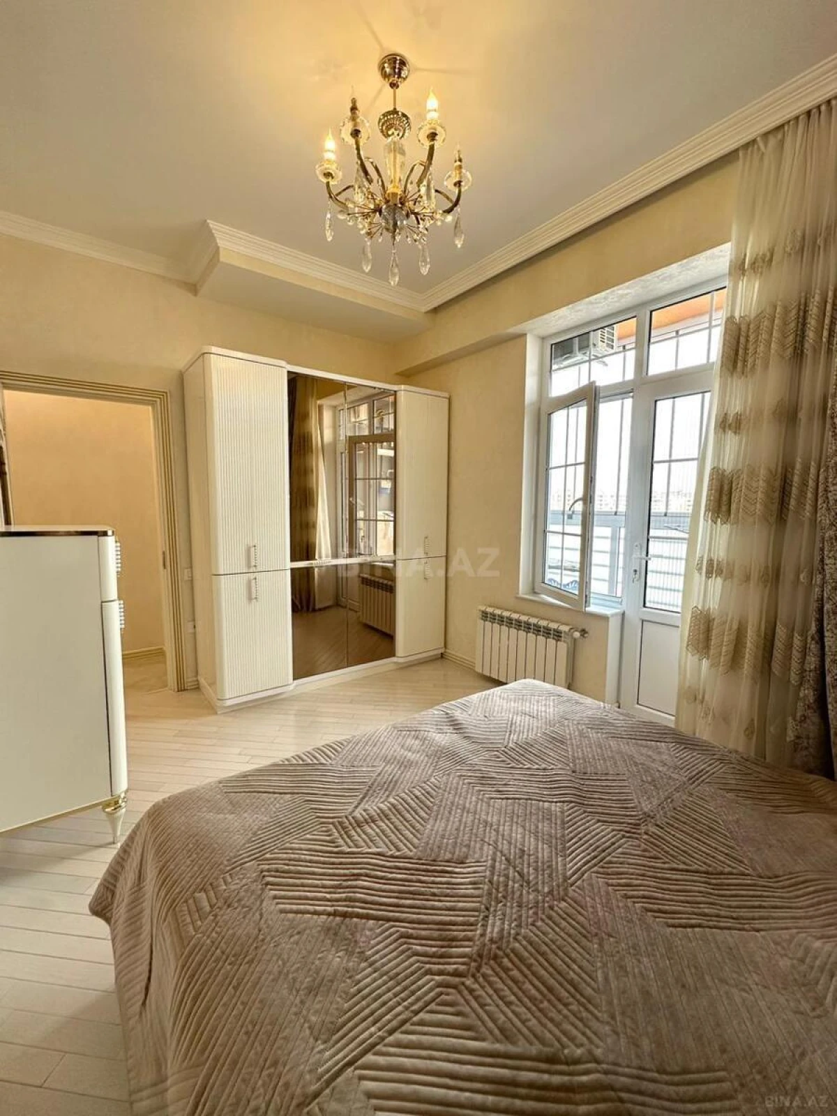 Satılır 3 otaqlı mənzil 105 m²
