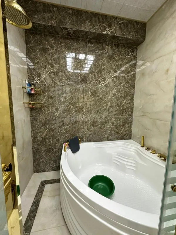 Satılır 3 otaqlı mənzil 105 m²