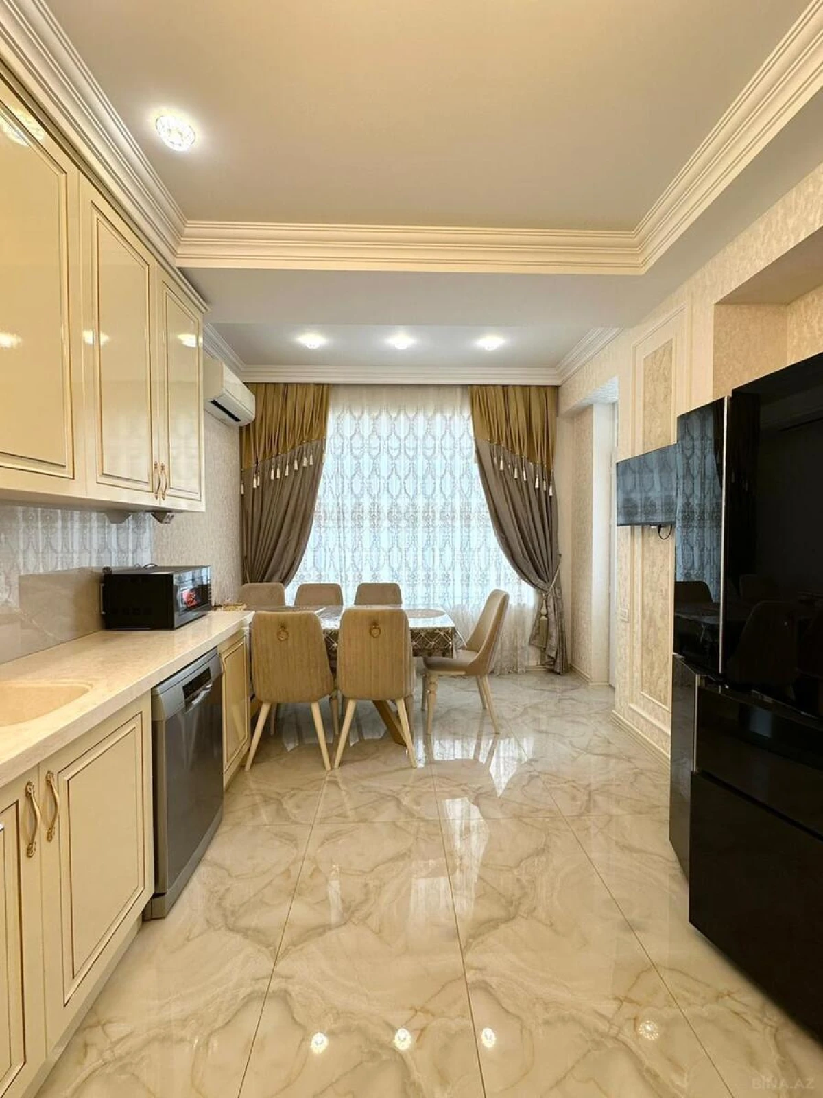 Satılır 3 otaqlı mənzil 105 m²