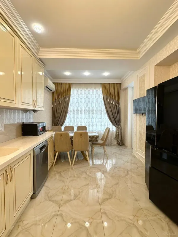 Satılır 3 otaqlı mənzil 105 m²