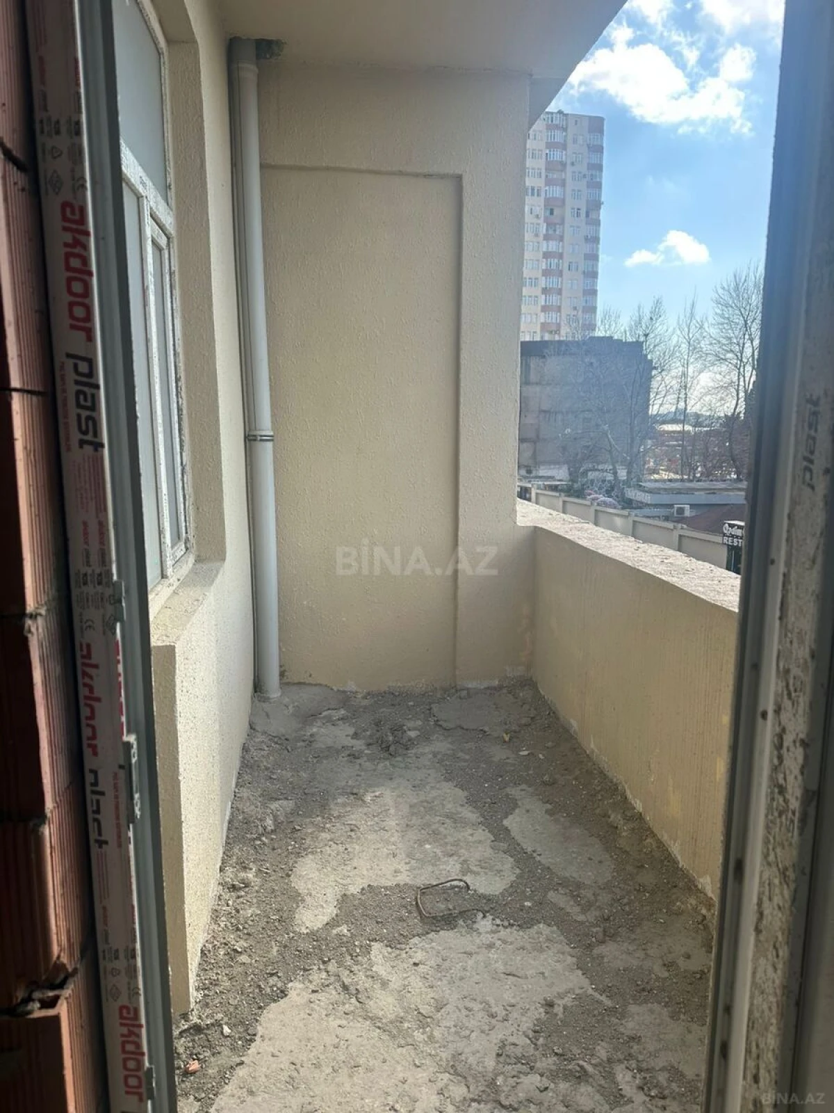 Satılır 2 otaqlı mənzil 55.6 m²