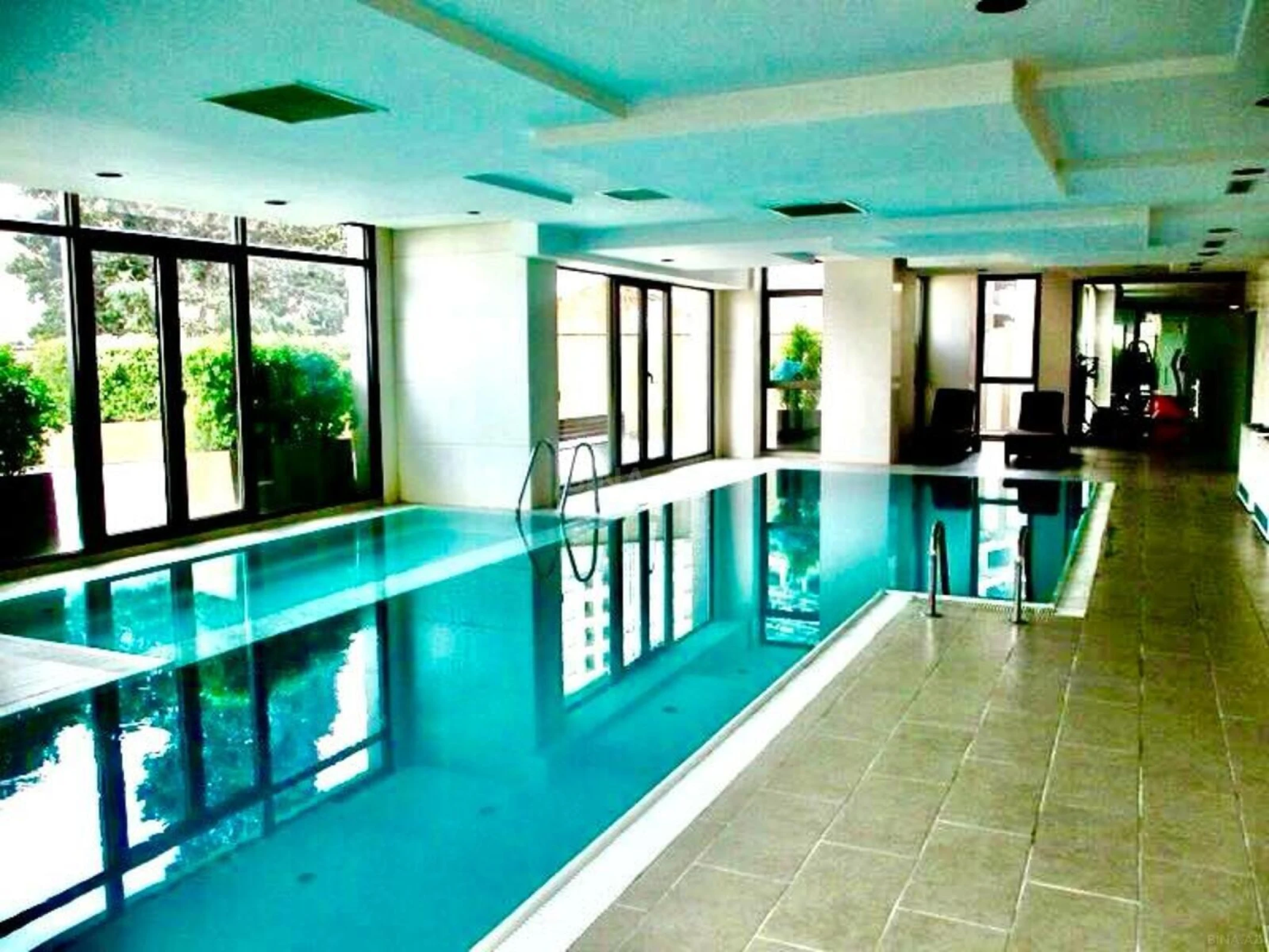 Satılır 2 otaqlı mənzil 100 m²