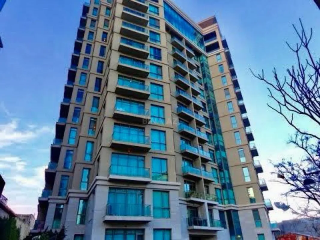 Satılır 2 otaqlı mənzil 100 m²