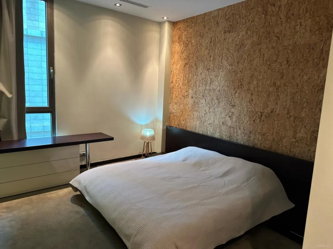 Satılır 2 otaqlı mənzil 100 m²