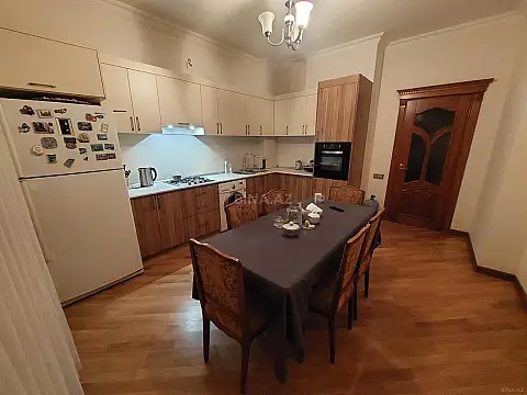 Satılır 2 otaqlı mənzil 90 m²