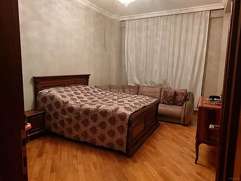 Satılır 2 otaqlı mənzil 90 m²