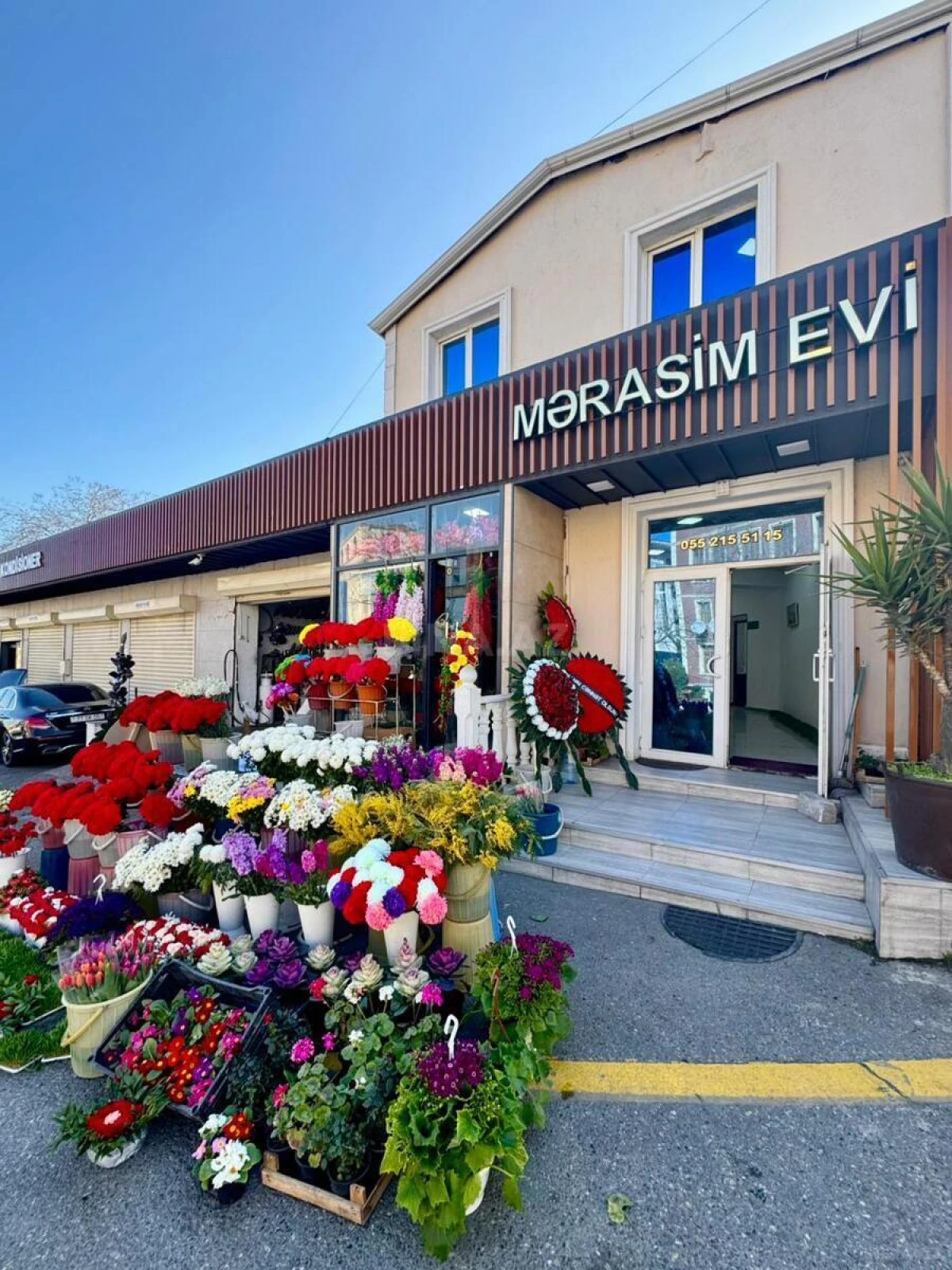 Satılır obyekt 380 m²