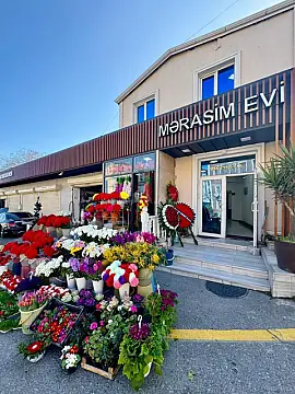 Satılır obyekt 380 m² — Bakı, Badamdar 380.00 m²