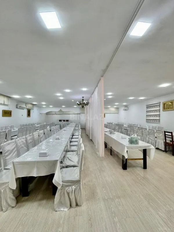 Satılır obyekt 380 m²