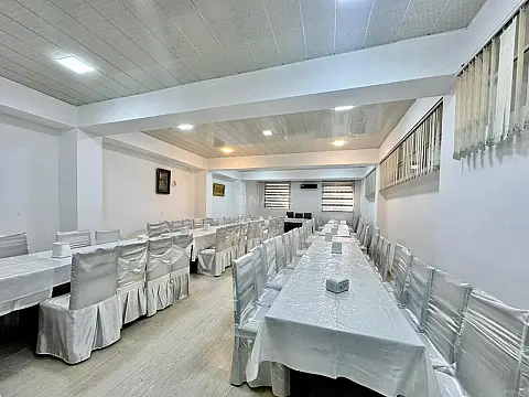 Satılır obyekt 380 m²