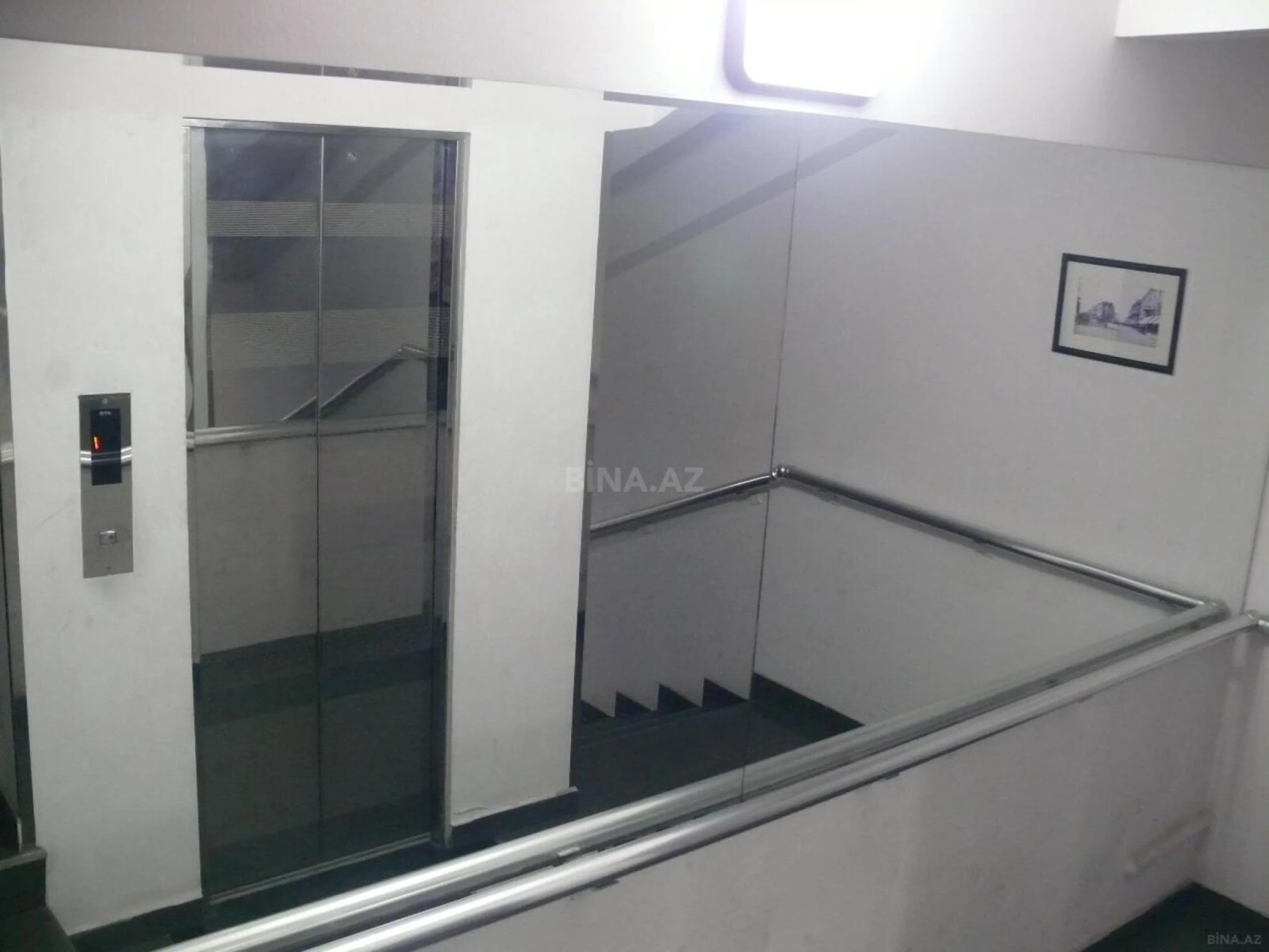 Kirayə verilir 3 otaqlı mənzil 115 m²