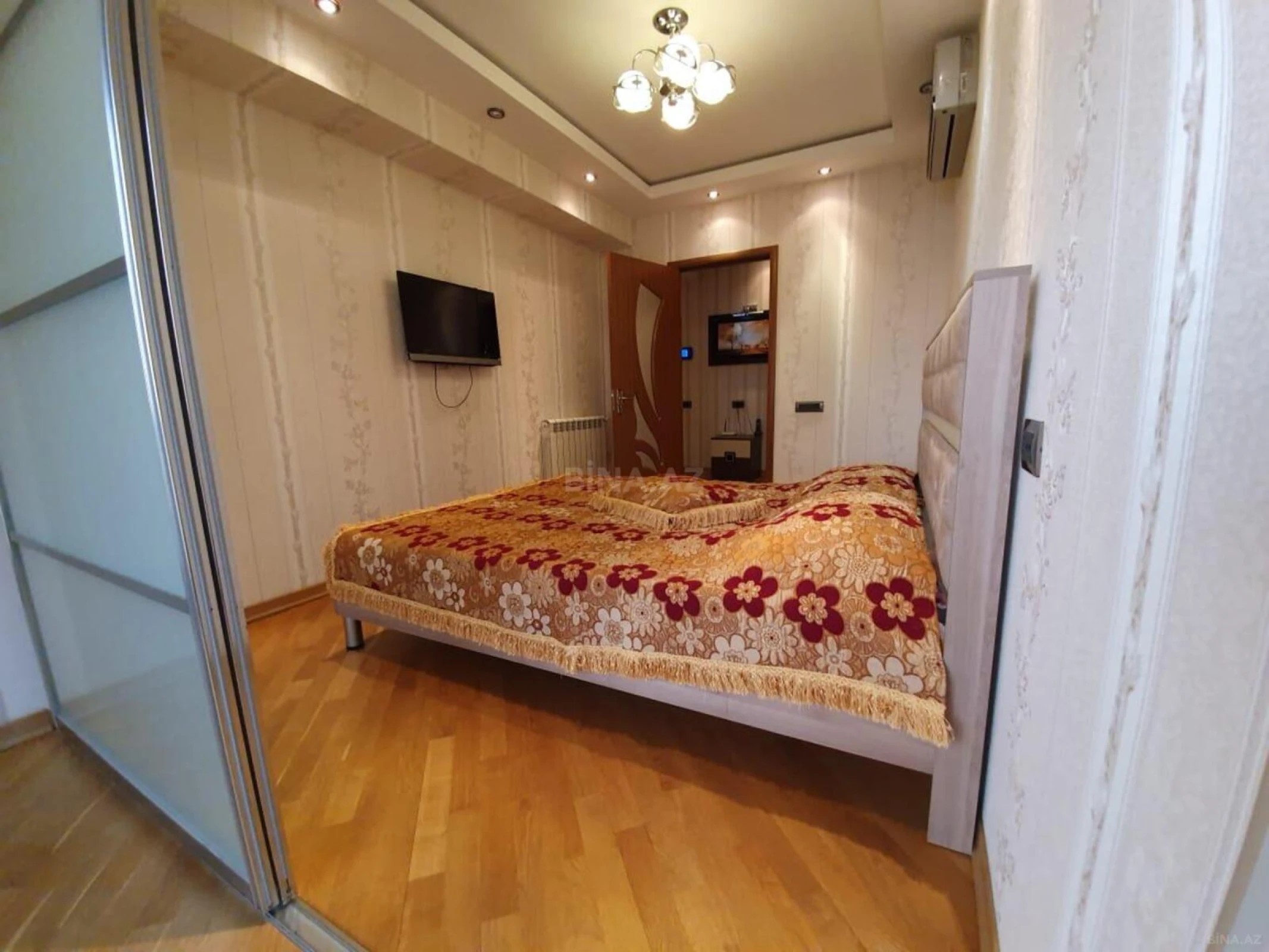 Kirayə verilir 3 otaqlı mənzil 115 m²