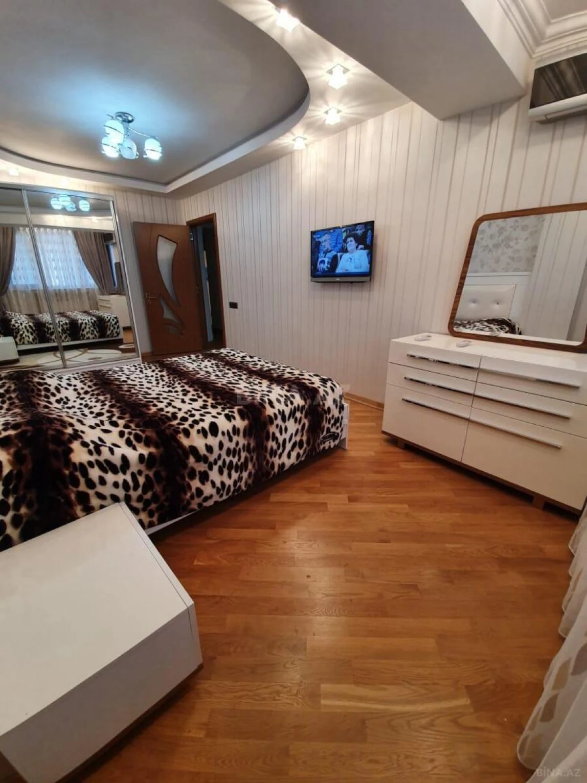 Kirayə verilir 3 otaqlı mənzil 115 m²