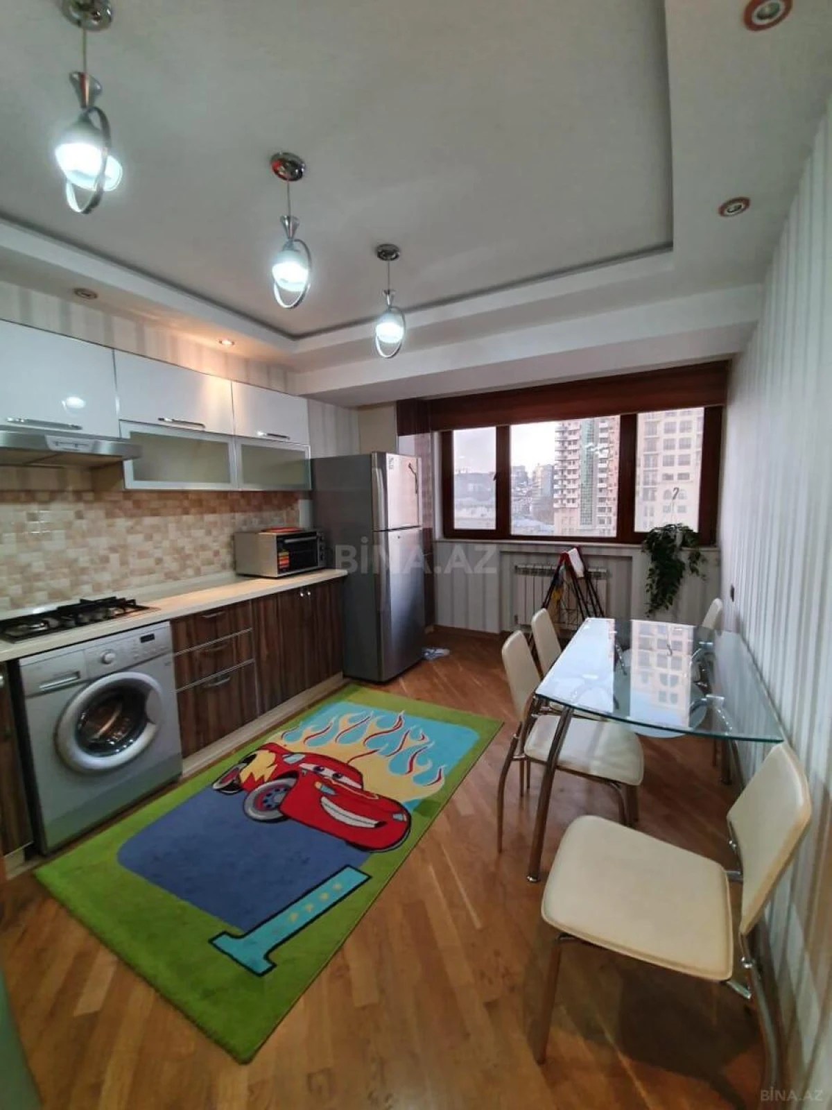 Kirayə verilir 3 otaqlı mənzil 115 m²