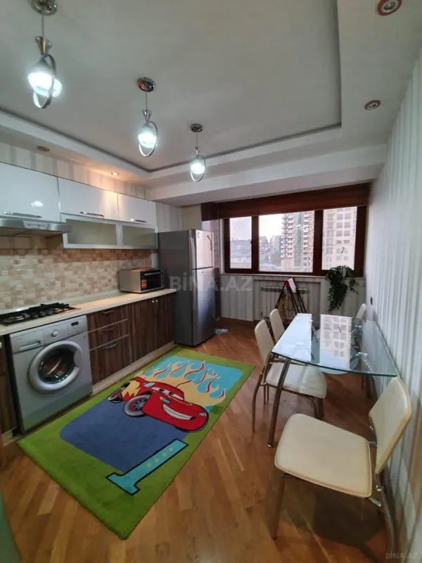 Kirayə verilir 3 otaqlı mənzil 115 m²
