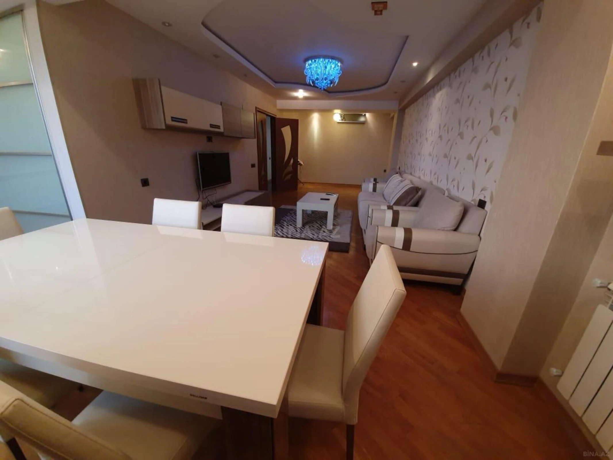 Kirayə verilir 3 otaqlı mənzil 115 m²
