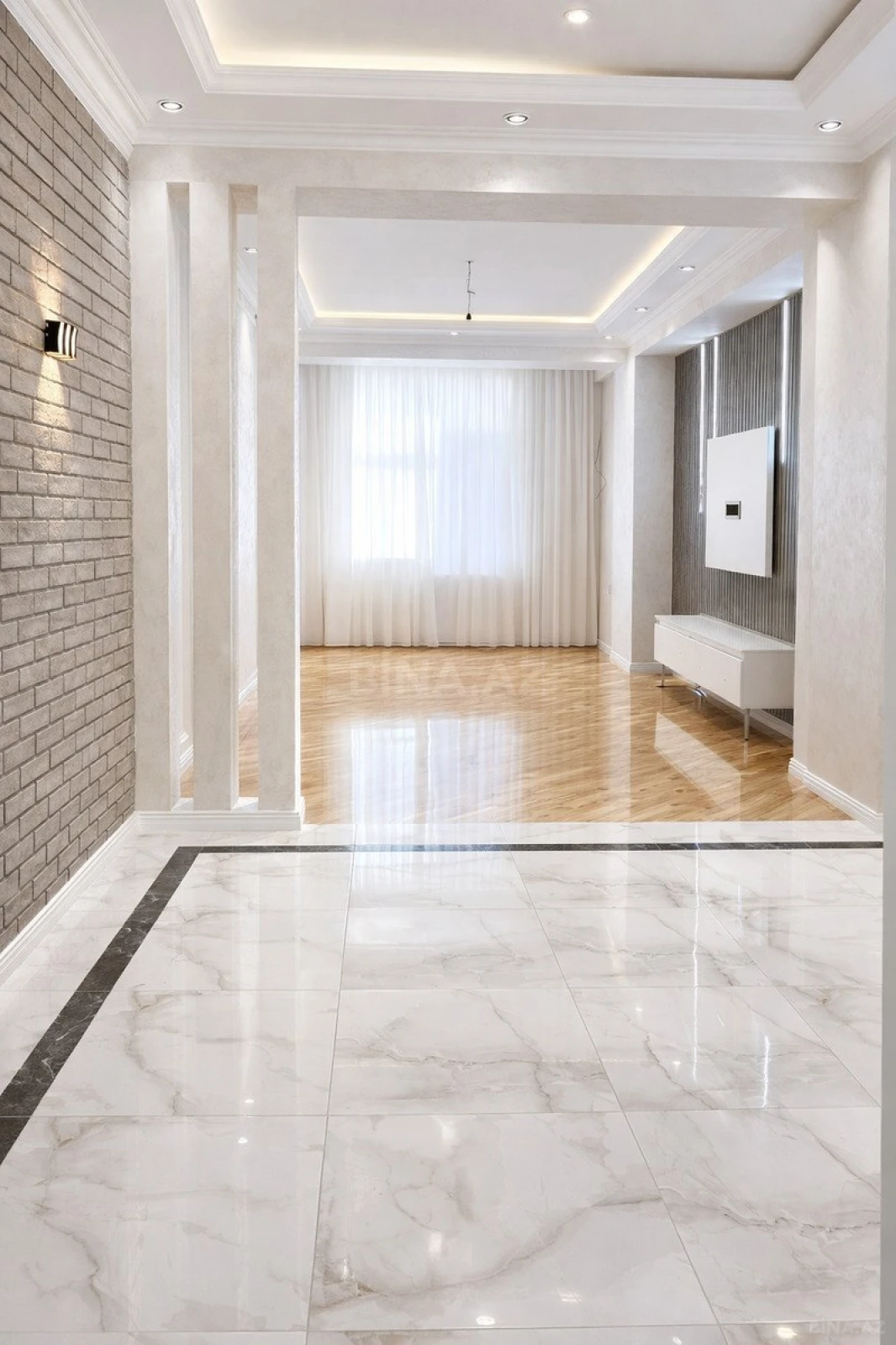 Satılır 3 otaqlı mənzil 105 m²