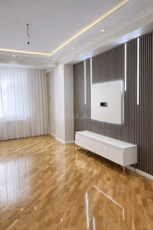 Satılır 3 otaqlı mənzil 105 m²