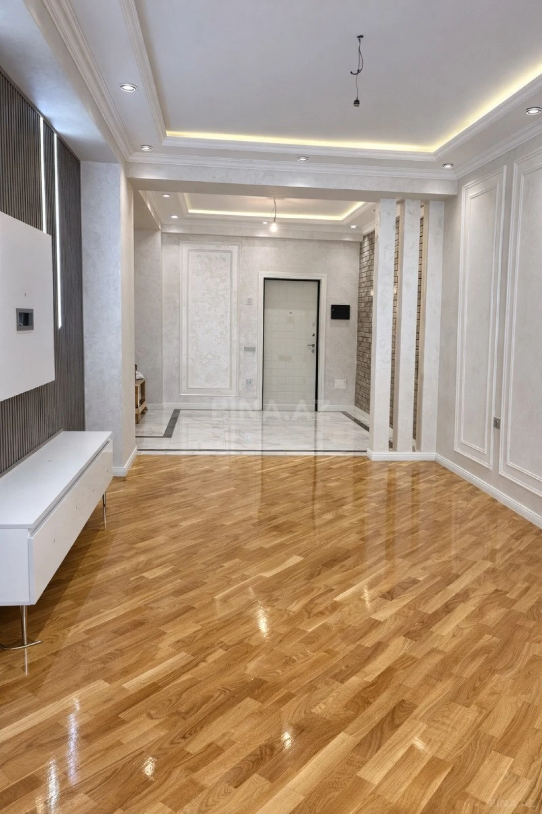 Satılır 3 otaqlı mənzil 105 m²