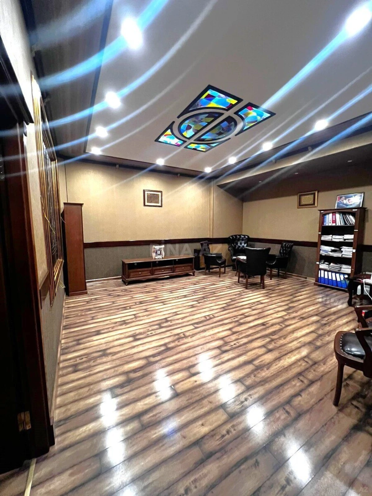 Satılır obyekt 199 m²