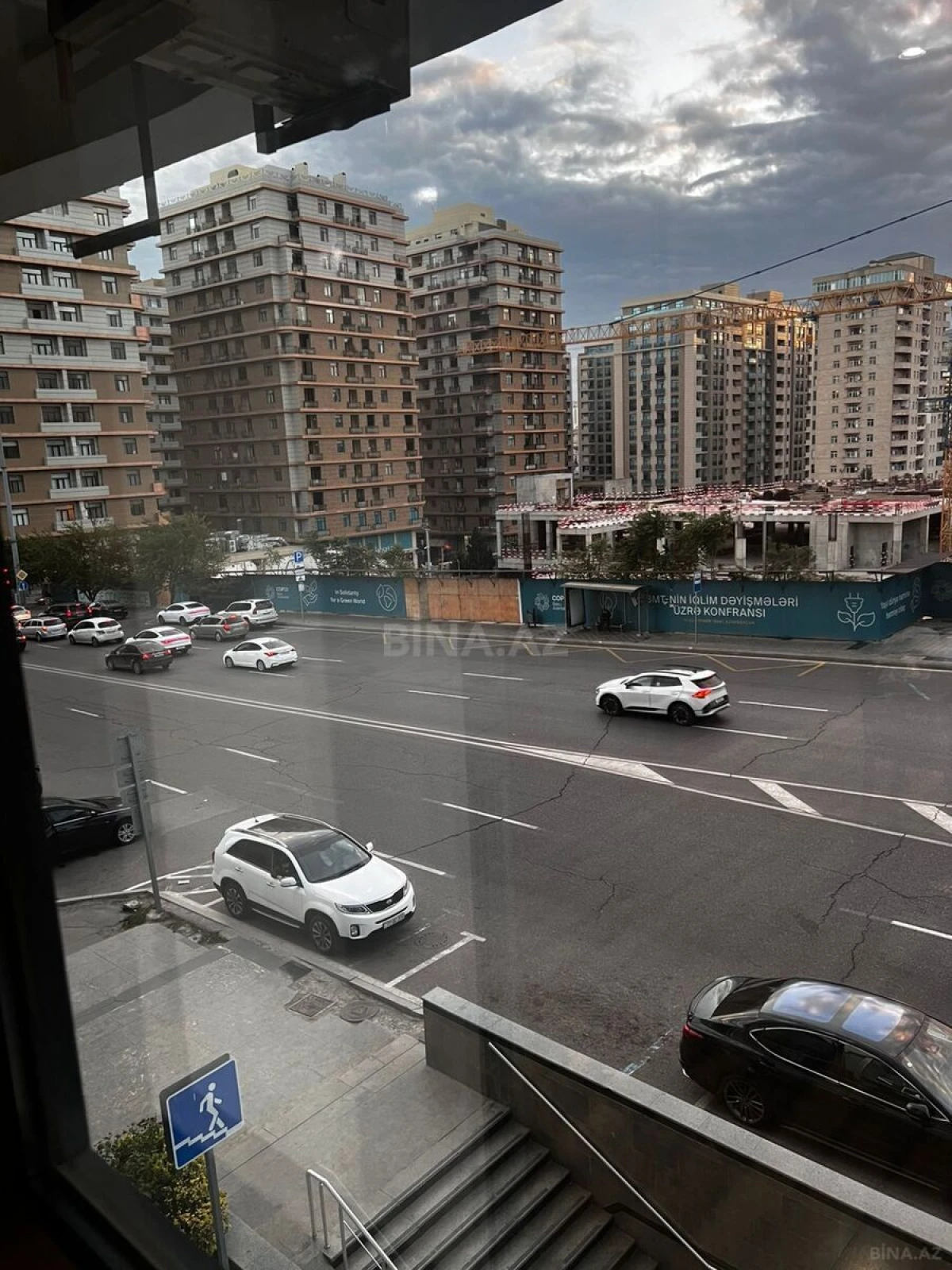 Satılır obyekt 199 m²