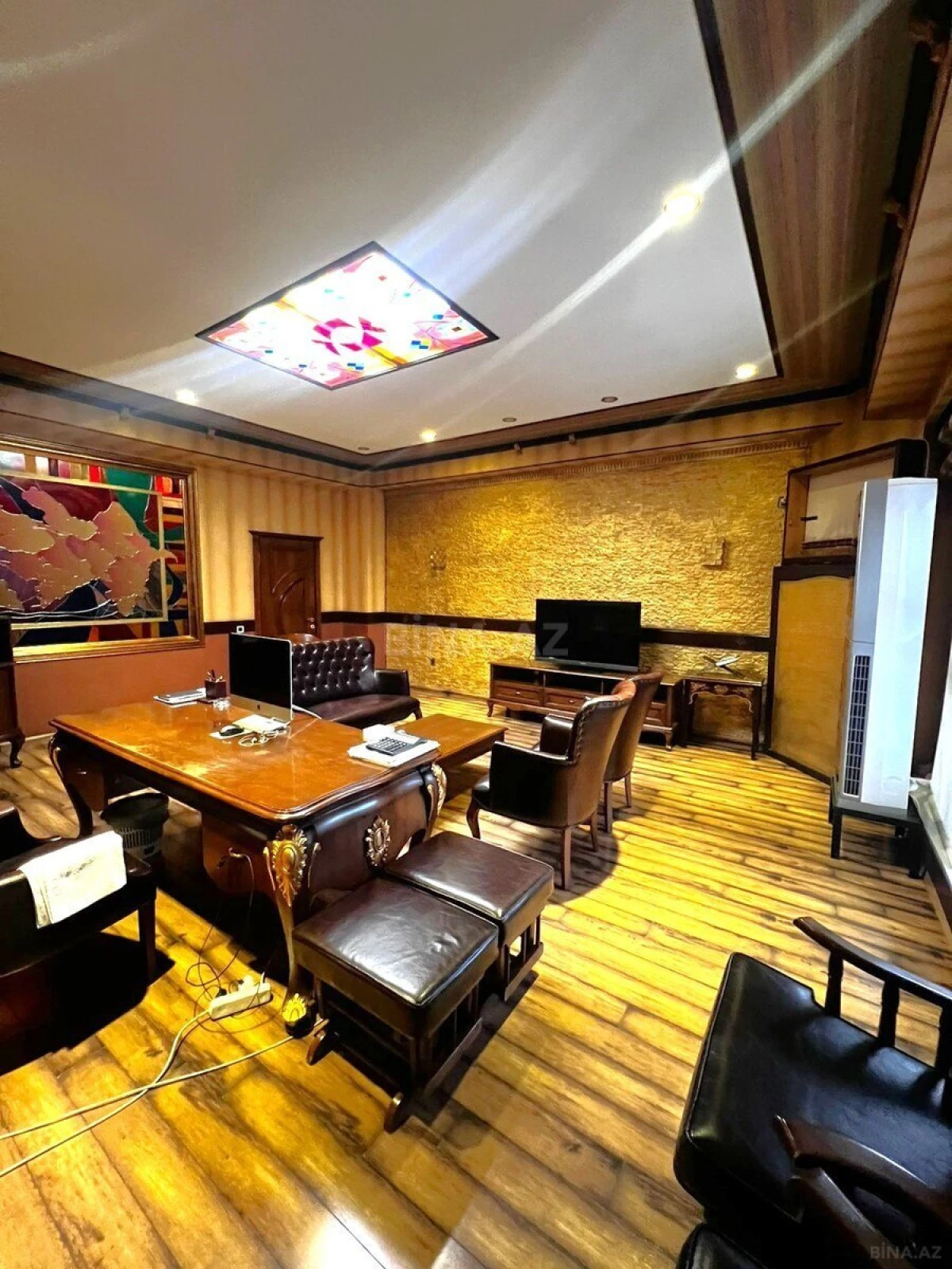 Satılır obyekt 199 m²