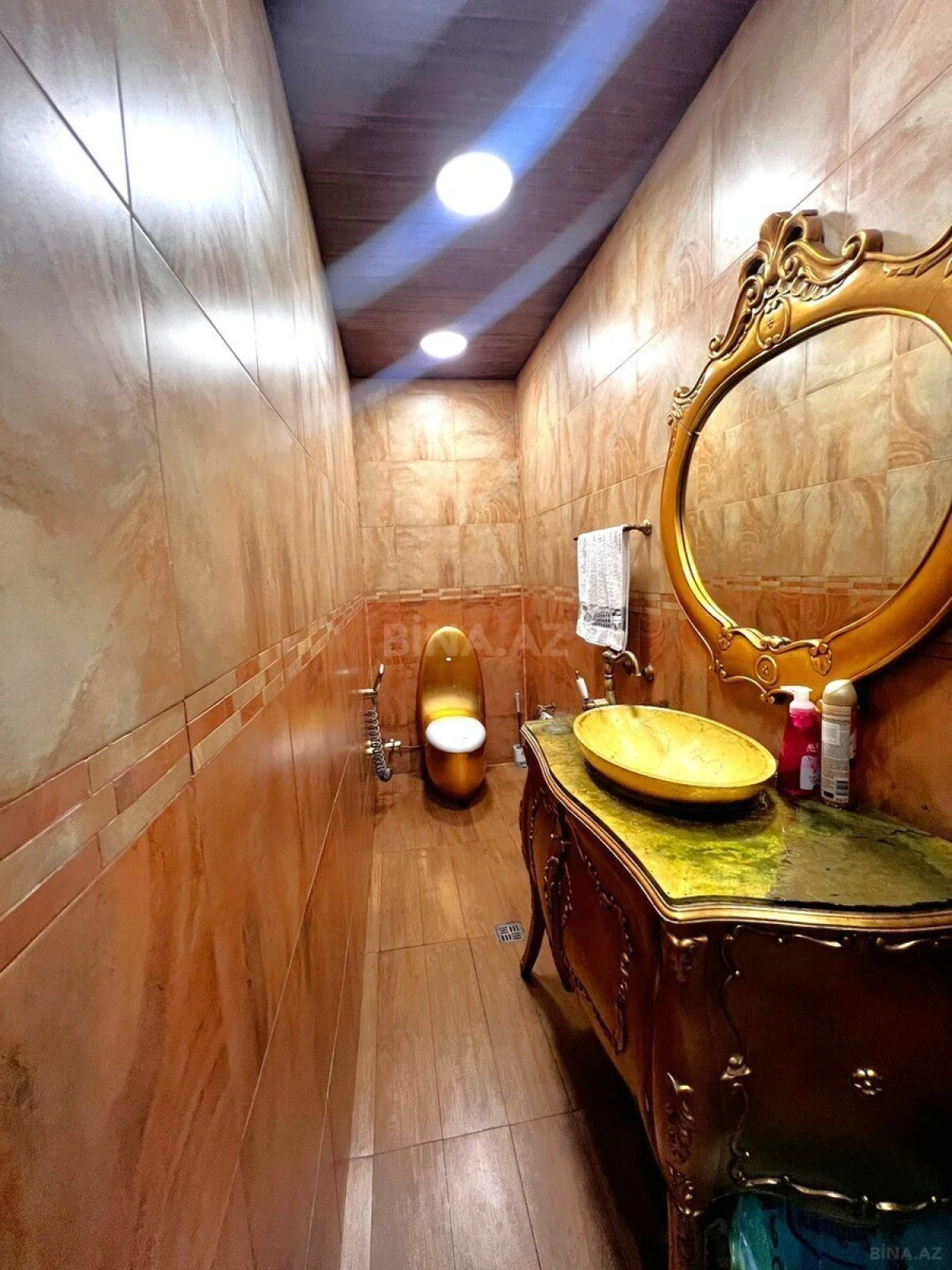 Satılır obyekt 199 m²